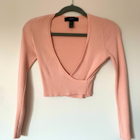 Light pink v-neck cropped long sleeve - Picture 1 of 3